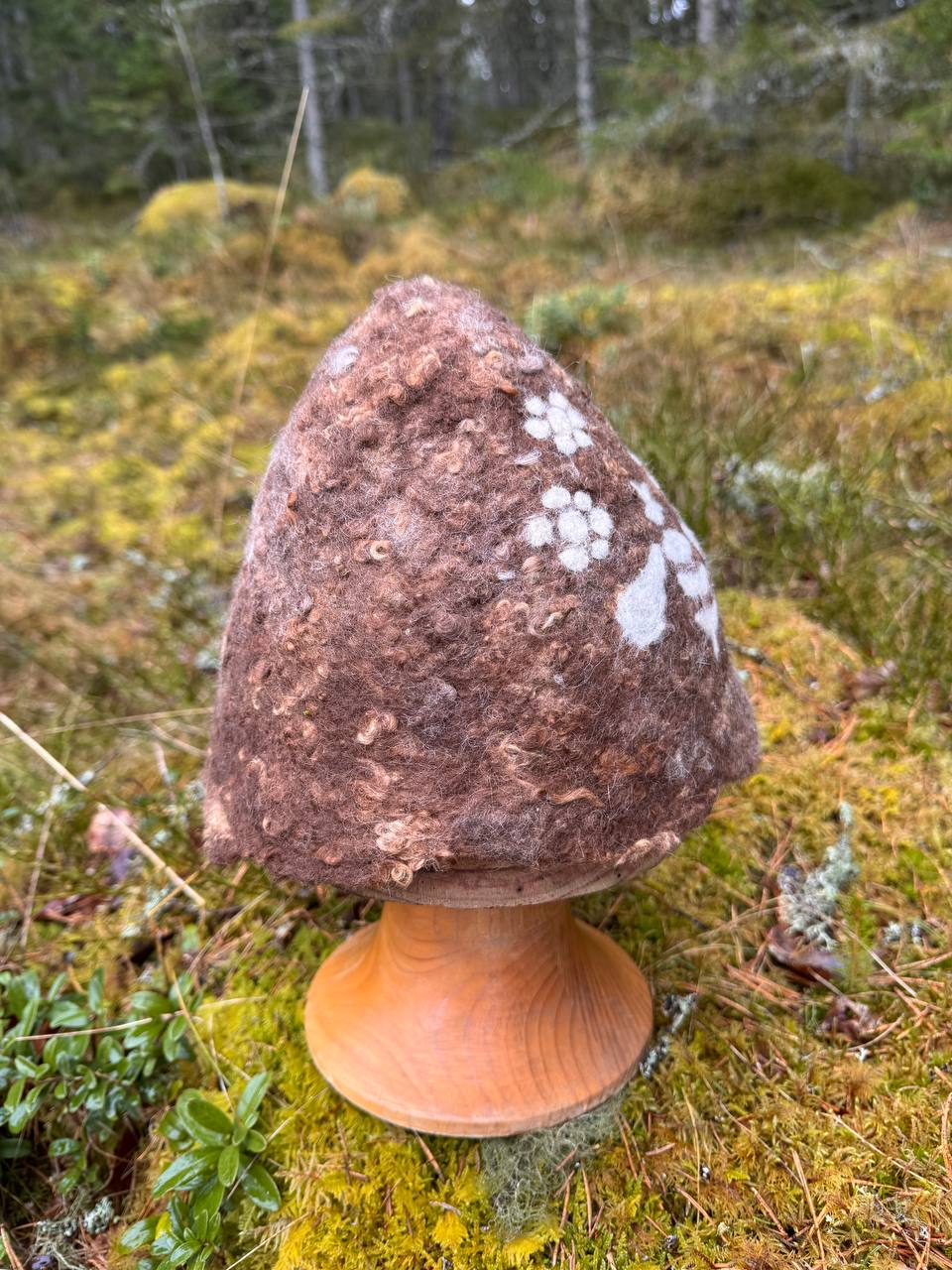 WilliWilla Surina – handmade Finnish lambswool sauna hat