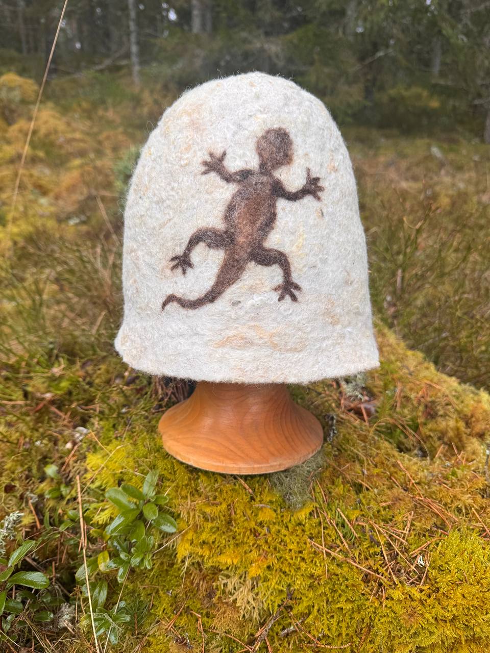 WilliWilla Lepo – handmade Finnish lambswool sauna hat