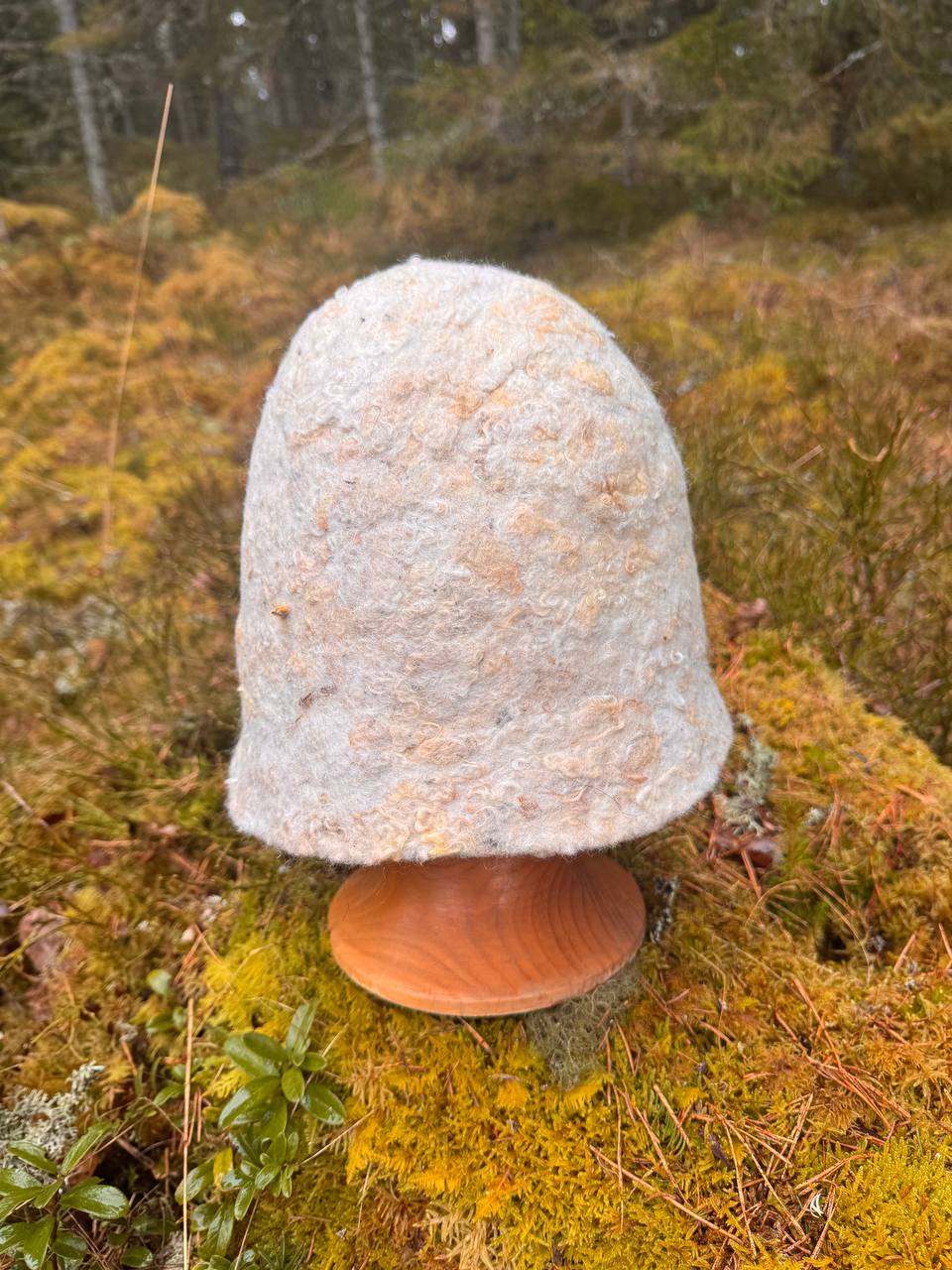 WilliWilla Lepo – handmade Finnish lambswool sauna hat