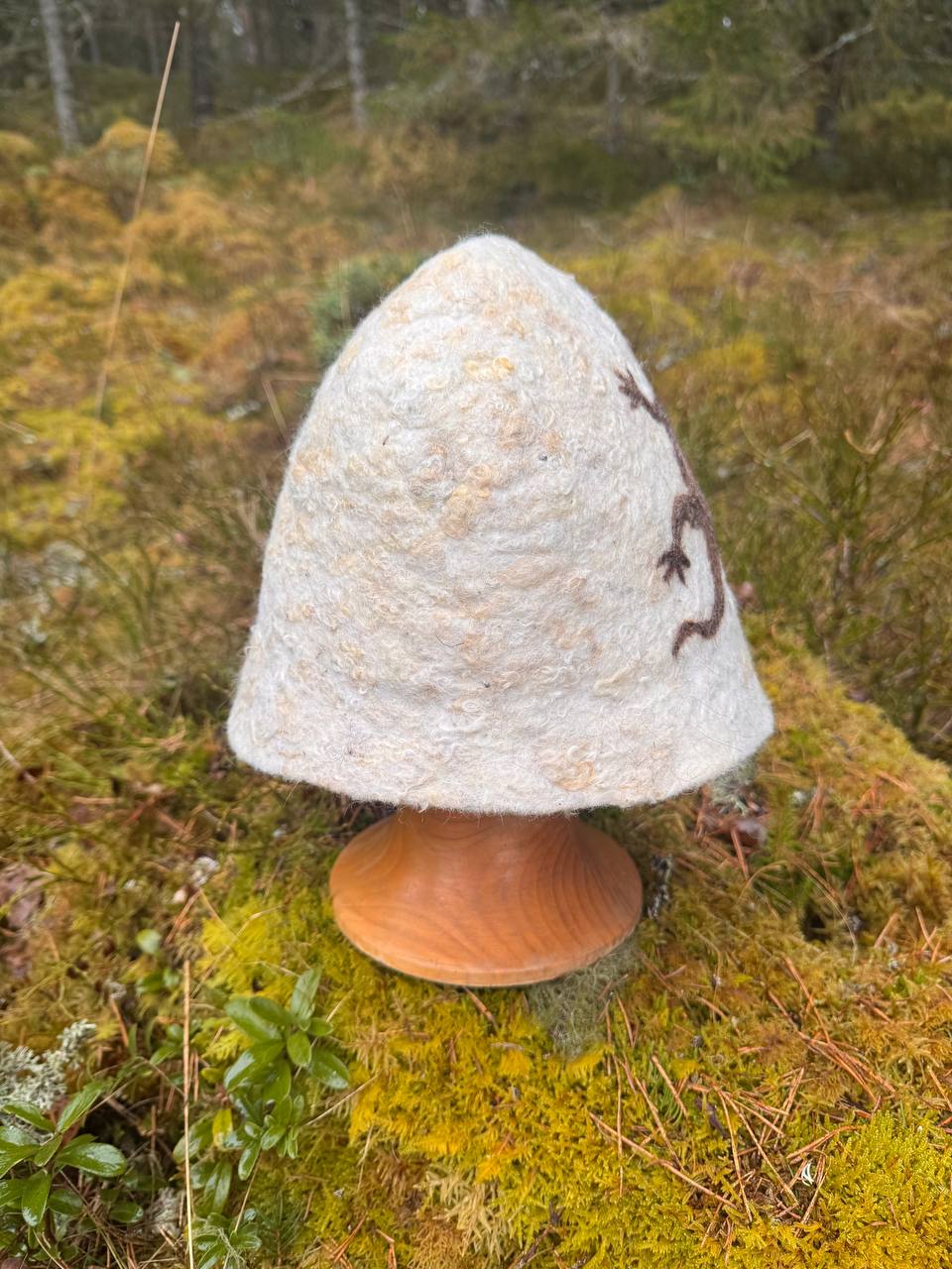 WilliWilla Lepo – handmade Finnish lambswool sauna hat
