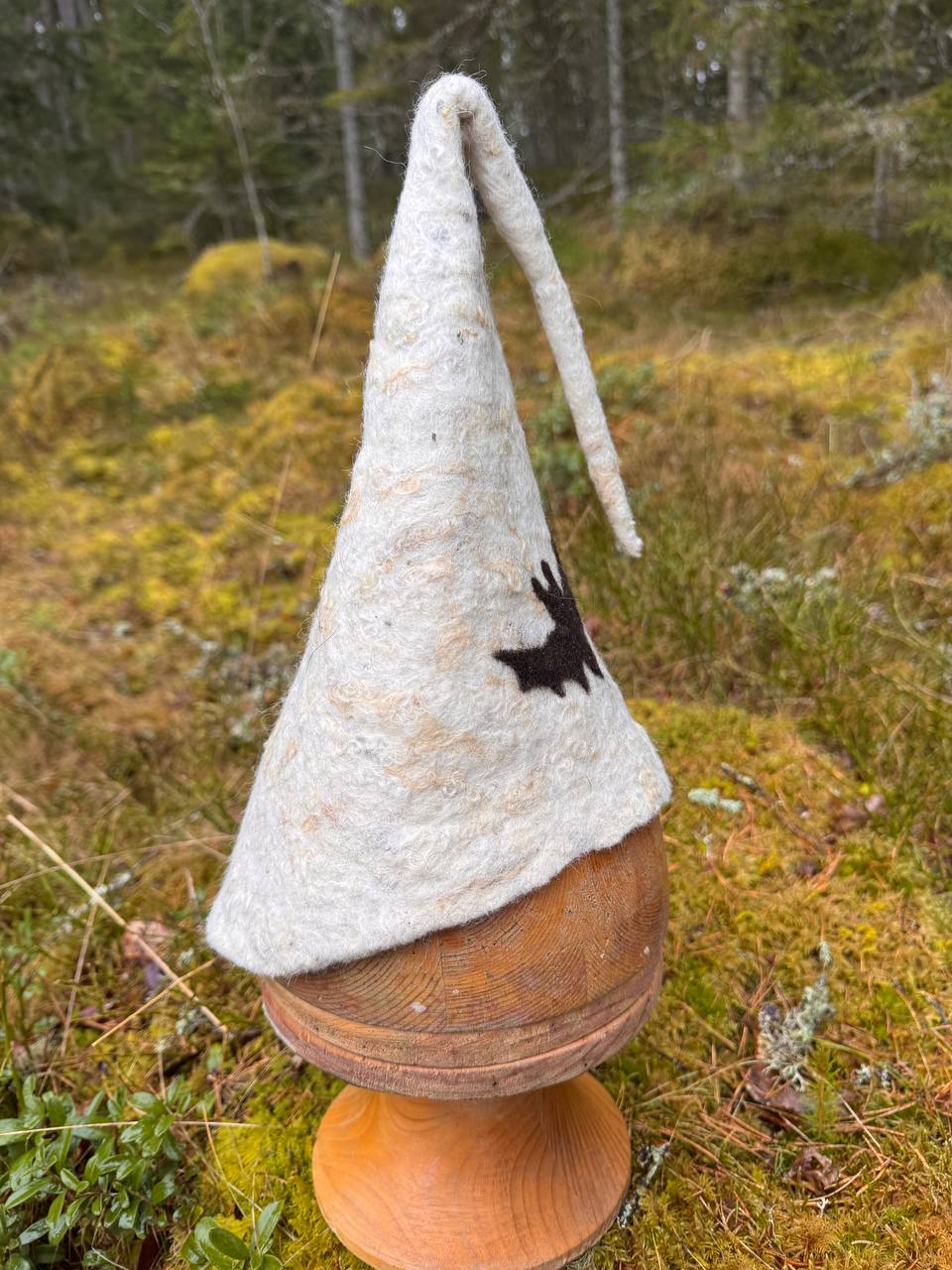 WilliWilla Yö – handmade Finnish lambswool sauna hat